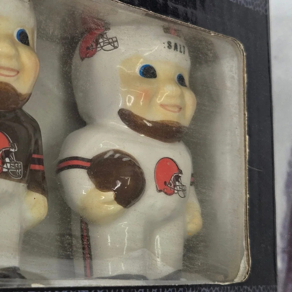 Vintage Cleveland Browns NFL Football Salt & Pepper Shaker Ceramic